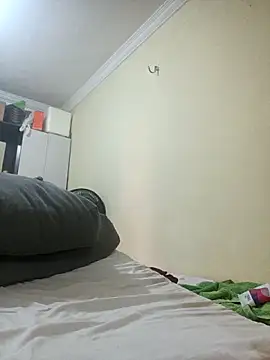 Snapshot of Italo_gay chatting on October 12, 2025, 4:17 pm Italo gay online show from October 12, 2025, 4:17 pm