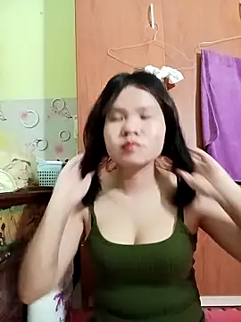 emyeuhss online show from October 21, 2025, 1:56 pm