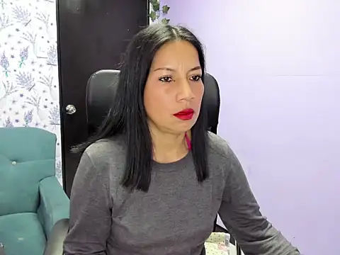 Megan Collinss  online show from October 17, 2025, 2:08 pm