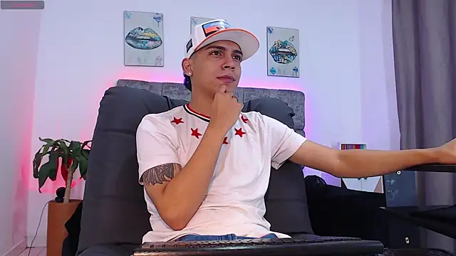 david santos16 online show from October 29, 2025, 2:03 am