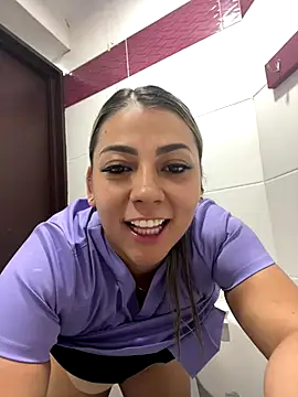 Snapshot of CandelaMartineez chatting on October 8, 2025, 4:04 pm CandelaMartineez online show from October 8, 2025, 4:04 pm