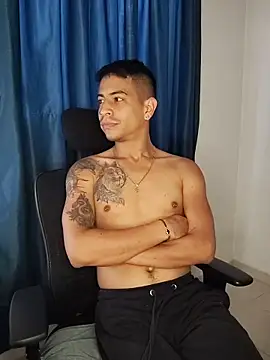 Juann-cock online show from December 17, 2025, 1:50 pm