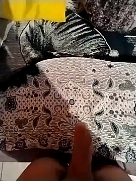 KingMaxiZ online show from February 15, 2026, 5:04 am