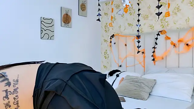 Celeste Ackerman online show from October 24, 2025, 7:54 pm