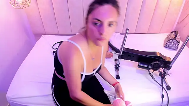 KathiHill online show from October 6, 2025, 8:06 pm