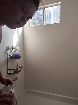 Snapshot of LacyLaurent chatting on November 9, 2025, 4:16 pm LacyLaurent online show from November 9, 2025, 4:16 pm