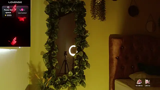 miiss alyssa online show from November 9, 2025, 5:22 pm