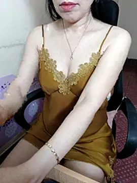 Moona heny online show from April 14, 2026, 11:44 pm