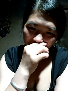 quynhkoolbae online show from October 7, 2025, 12:57 pm