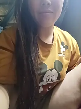 quynhkoolbae online show from April 5, 2026, 11:24 pm