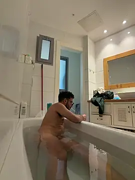 husbandandwifetobe online show from December 20, 2025, 1:18 pm