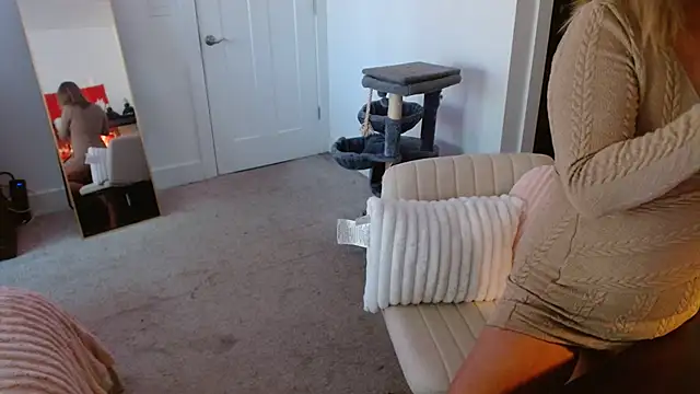 Milfy2017 online show from October 17, 2025, 8:55 pm