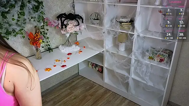 Snapshot of TraciMyntti chatting on October 17, 2025, 1:20 am TraciMyntti online show from October 17, 2025, 1:20 am