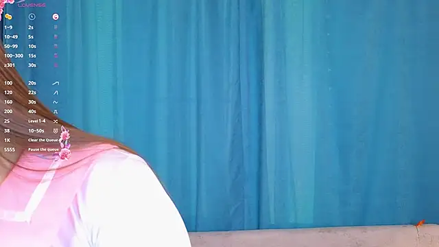 Snapshot of TraciMyntti chatting on November 6, 2025, 2:01 am TraciMyntti online show from November 6, 2025, 2:01 am