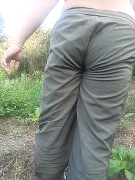 Snapshot of miumiu_00 chatting on October 19, 2025, 8:59 am miumiu 00 online show from October 19, 2025, 8:59 am