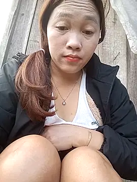 Snapshot of miumiu_00 chatting on October 28, 2025, 1:31 am miumiu 00 online show from October 28, 2025, 1:31 am