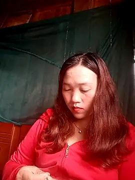 miumiu 00 online show from December 5, 2025, 4:10 am