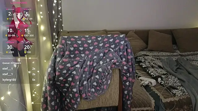 Snapshot of EvaDior13 chatting on November 6, 2025, 8:21 pm EvaDior13 online show from November 6, 2025, 8:21 pm