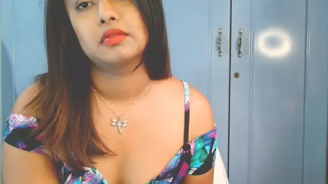 Snapshot of Indian_GlowingMiax chatting on September 21, 2025, 2:40 pm Indian GlowingMiax online show from September 21, 2025, 2:40 pm