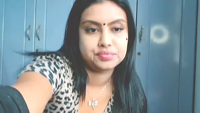 Indian GlowingMiax online show from October 4, 2025, 7:50 am