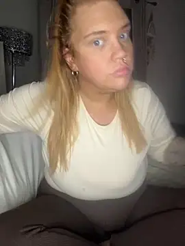 MysteriousMylaX online show from November 13, 2025, 5:12 pm