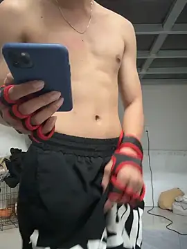 linh21107 online show from November 30, 2025, 10:08 am