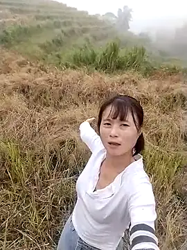 linda bae00 online show from October 24, 2025, 3:14 am