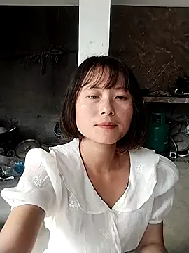 linda bae00 online show from October 29, 2025, 2:36 am