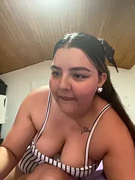 Snapshot of ValeriaS12 chatting on September 19, 2025, 6:30 pm ValeriaS12 online show from September 19, 2025, 6:30 pm