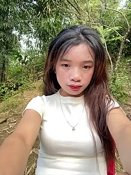 Snapshot of beobeo_2xx chatting on October 28, 2025, 8:40 am beobeo 2xx online show from October 28, 2025, 8:40 am