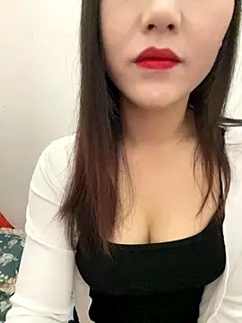 Dieknr online show from December 3, 2025, 2:08 am