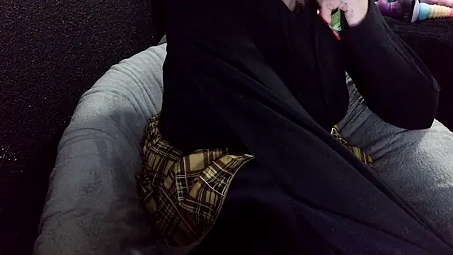 fetishslut4u online show from October 5, 2025, 5:39 am