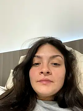 Danielaeliana online show from September 28, 2025, 5:02 am