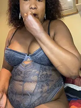 Missparis online show from June 15, 2026, 8:00 pm