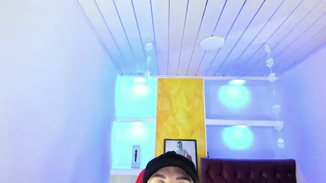 alison moon7 online show from November 6, 2025, 2:40 pm