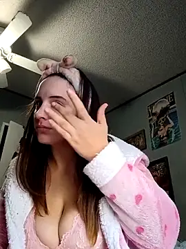 lillylooney online show from October 7, 2025, 1:52 pm