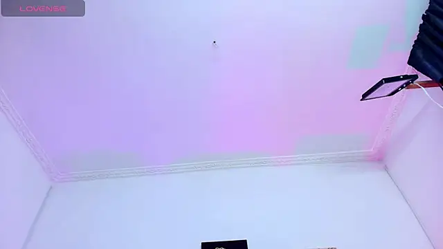 Maddy Esther online show from October 27, 2025, 7:07 pm