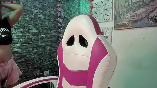 karoll  sex online show from October 23, 2025, 12:37 pm