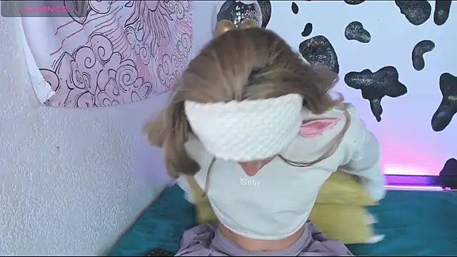 Snapshot of brihanna_cooper chatting on December 18, 2025, 2:01 pm brihanna cooper online show from December 18, 2025, 2:01 pm