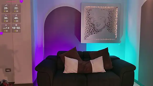 AprilRhodes  online show from October 4, 2025, 7:01 pm