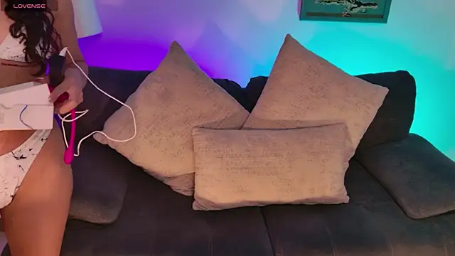 AprilRhodes  online show from October 8, 2025, 7:55 pm