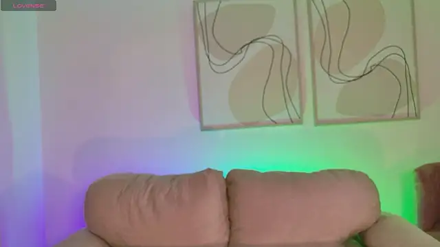 AprilRhodes  online show from October 14, 2025, 7:25 pm