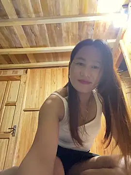 Snapshot of phungtiti chatting on October 4, 2025, 1:47 am phungtiti online show from October 4, 2025, 1:47 am