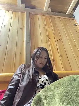 phungtiti online show from March 9, 2026, 2:21 pm