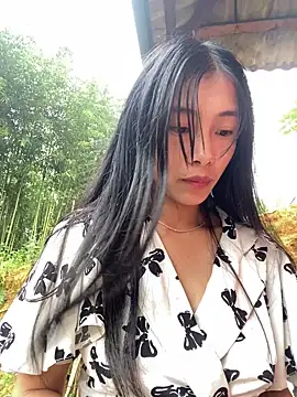 EmLy02 online show from October 20, 2025, 1:06 am