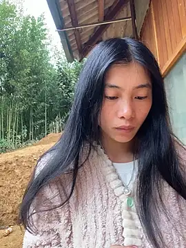 EmLy02 online show from November 24, 2025, 12:32 am