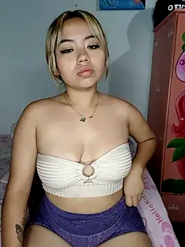 Emily  Hott online show from September 18, 2025, 3:30 am