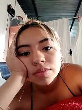 Emily  Hott online show from November 2, 2025, 9:39 pm