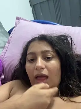 Snapshot of celeste_L29 chatting on October 23, 2025, 3:28 am celeste L29 online show from October 23, 2025, 3:28 am