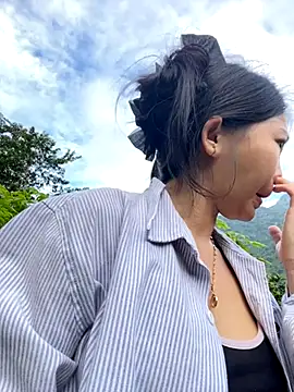 Snapshot of Miumieu chatting on October 23, 2025, 12:43 am Miumieu online show from October 23, 2025, 12:43 am